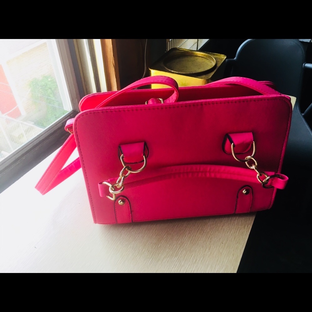 🎉🎉SALE Pink Satchel💘💘